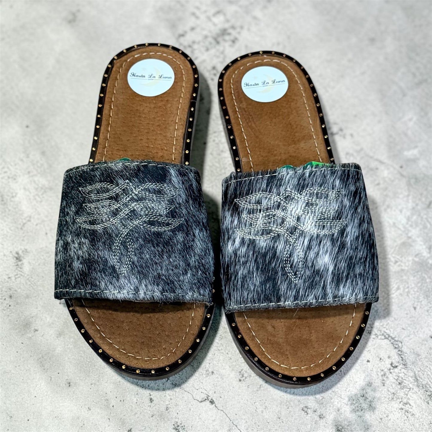 Black and White Women's Cowhide Sandals ( Size 7)